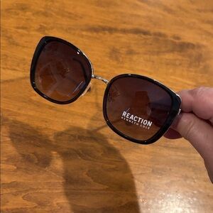 Kenneth Cole Reaction Black and Silver Sunglassesj